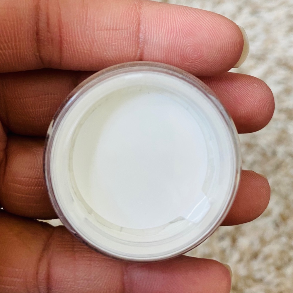 ☘️3/$25☘️ Dermablend Mini Loose Setting Powder - Picture 5 of 5